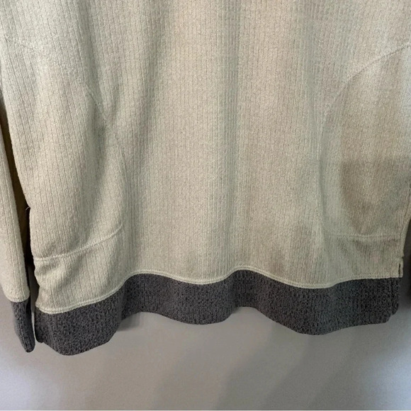 Cuddl Duds V-Neck Ivory and Gray Long Sleeve Ribbed Soft Top Size XS - Picture 4 of 8